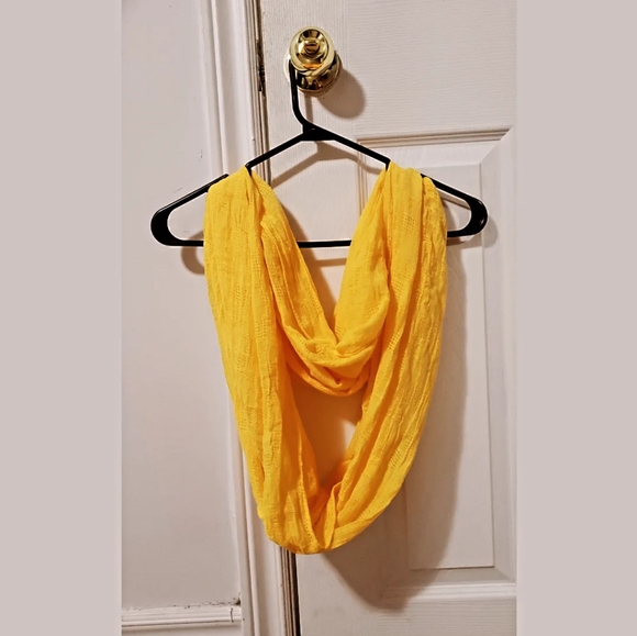 Geri lightweight scarf - Picture 2 of 2